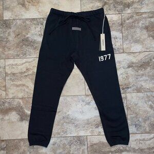 ✨Fear of God Essentials Essentials Sweatpants✨